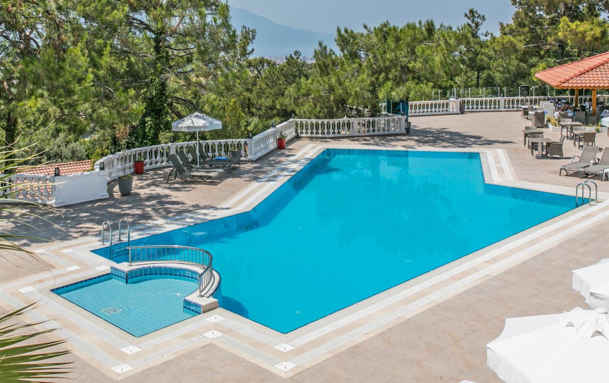 Pine Club Apart Hotel Kusadasi Exterior photo
